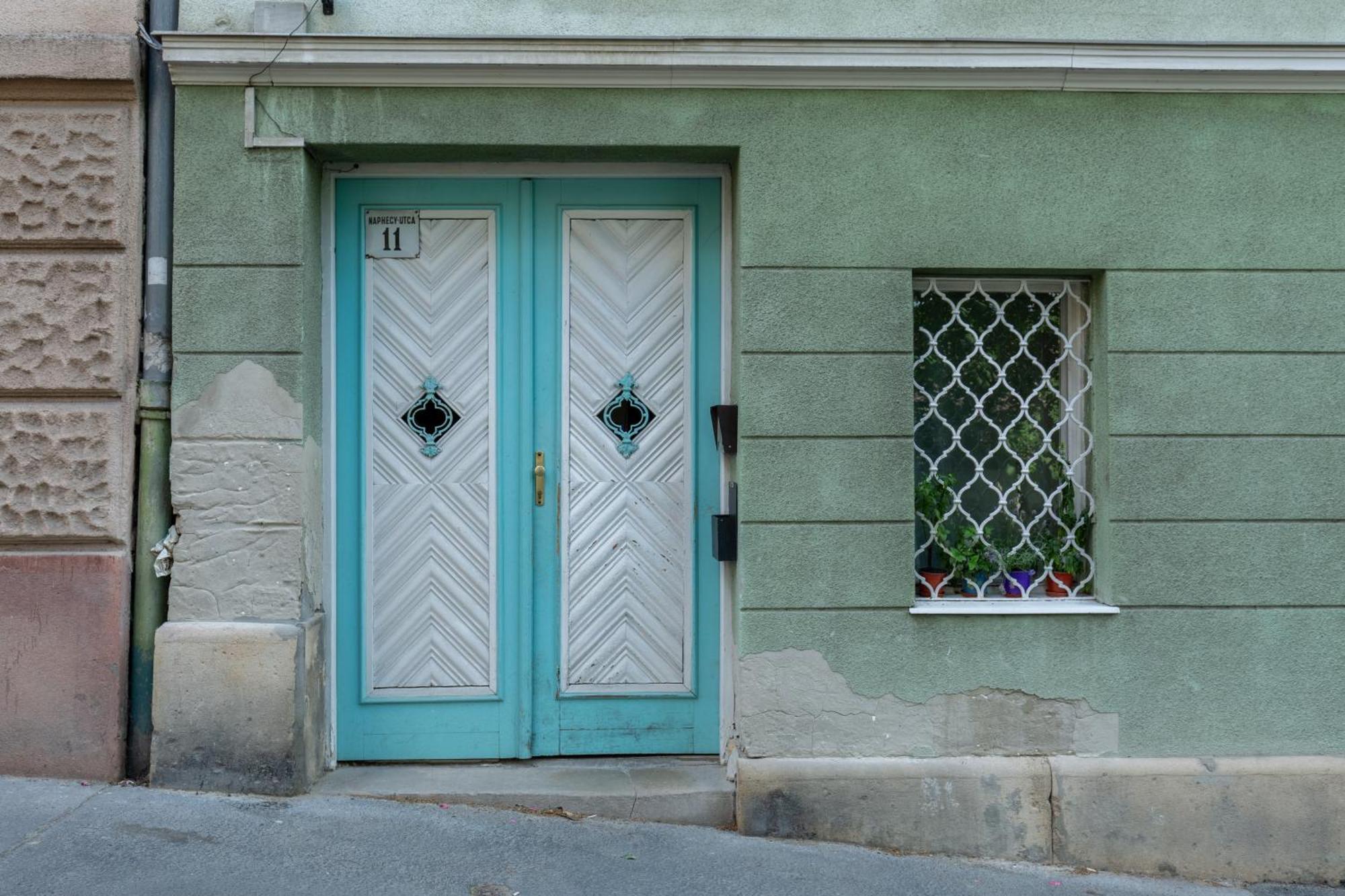 Penthouse With Free Parking And Free Bikes, Wellness 8 Min Walk, Budapest